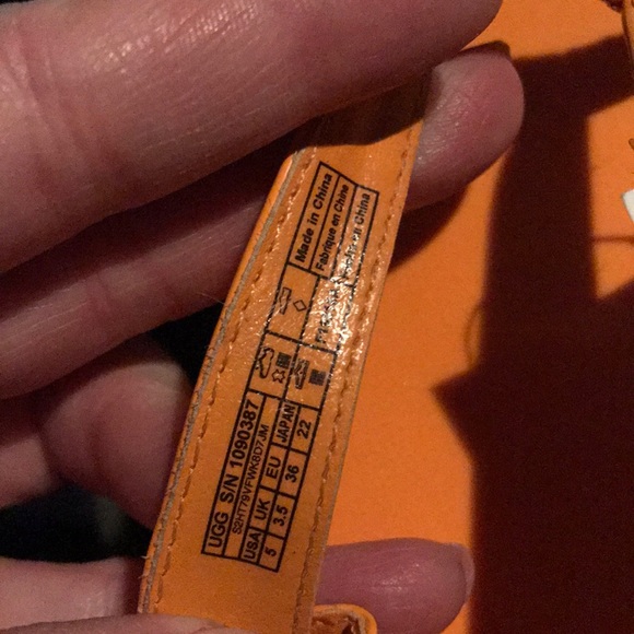 UGG LAALAA Orange Zinnia Sandals Size 5 Flip Flops - Picture 4 of 4